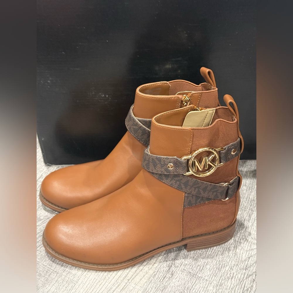 MICHAEL Michael Kors Rory Flat‎ Booties - Picture 2 of 5